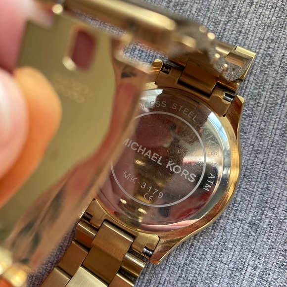 Gold Michael Kors watch - Picture 7 of 12